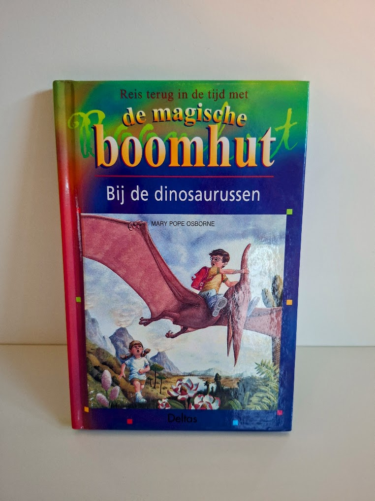 Tweedehands boekje Bij De Dinosaurussen Reis door de tijd met de magische boomhut